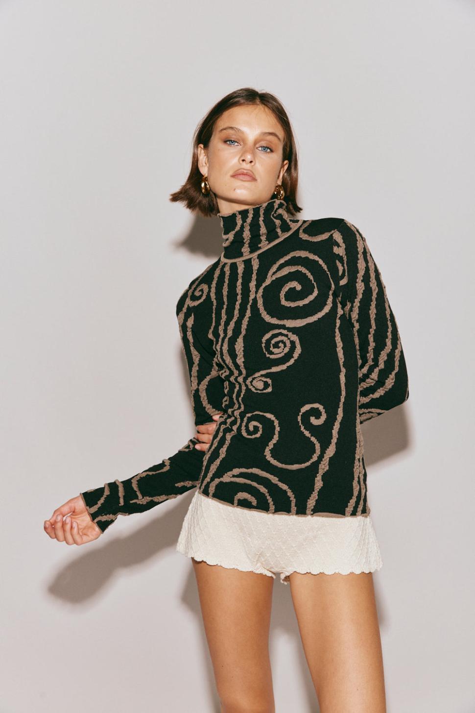 VRG GRL Long Sleeve | Women Ivy Muse Knit Skivvy Black Swirl