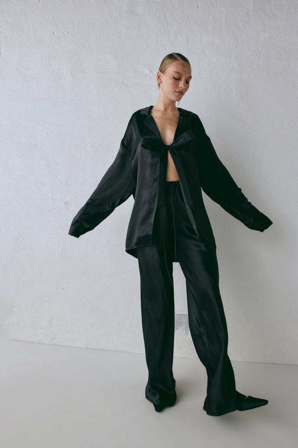 VRG GRL Long Sleeve | Women Rae Satin Top Black