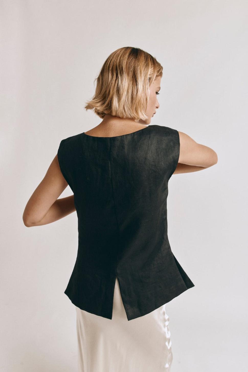 VRG GRL Sets | Women Aria Vest Black