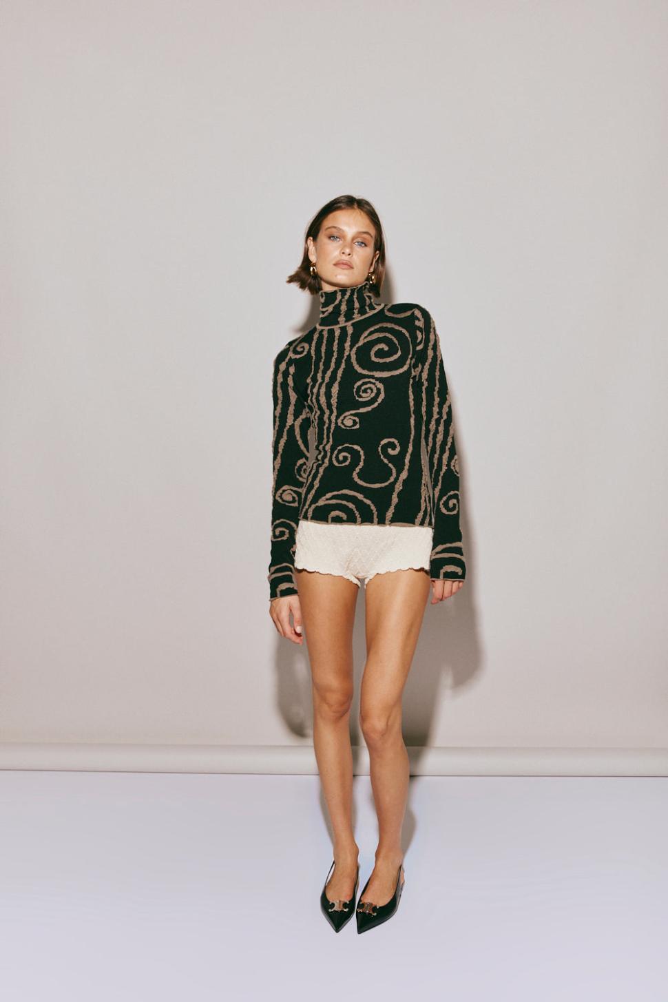 VRG GRL Sets | Women Ivy Muse Knit Skivvy Black Swirl