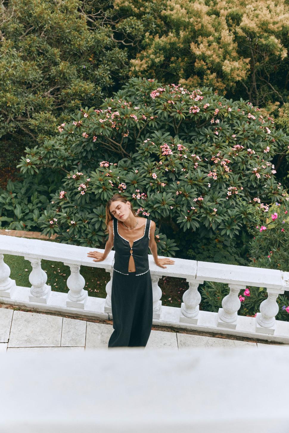 VRG GRL Sleeveless | Women Love Language Linen Button Front Top Black