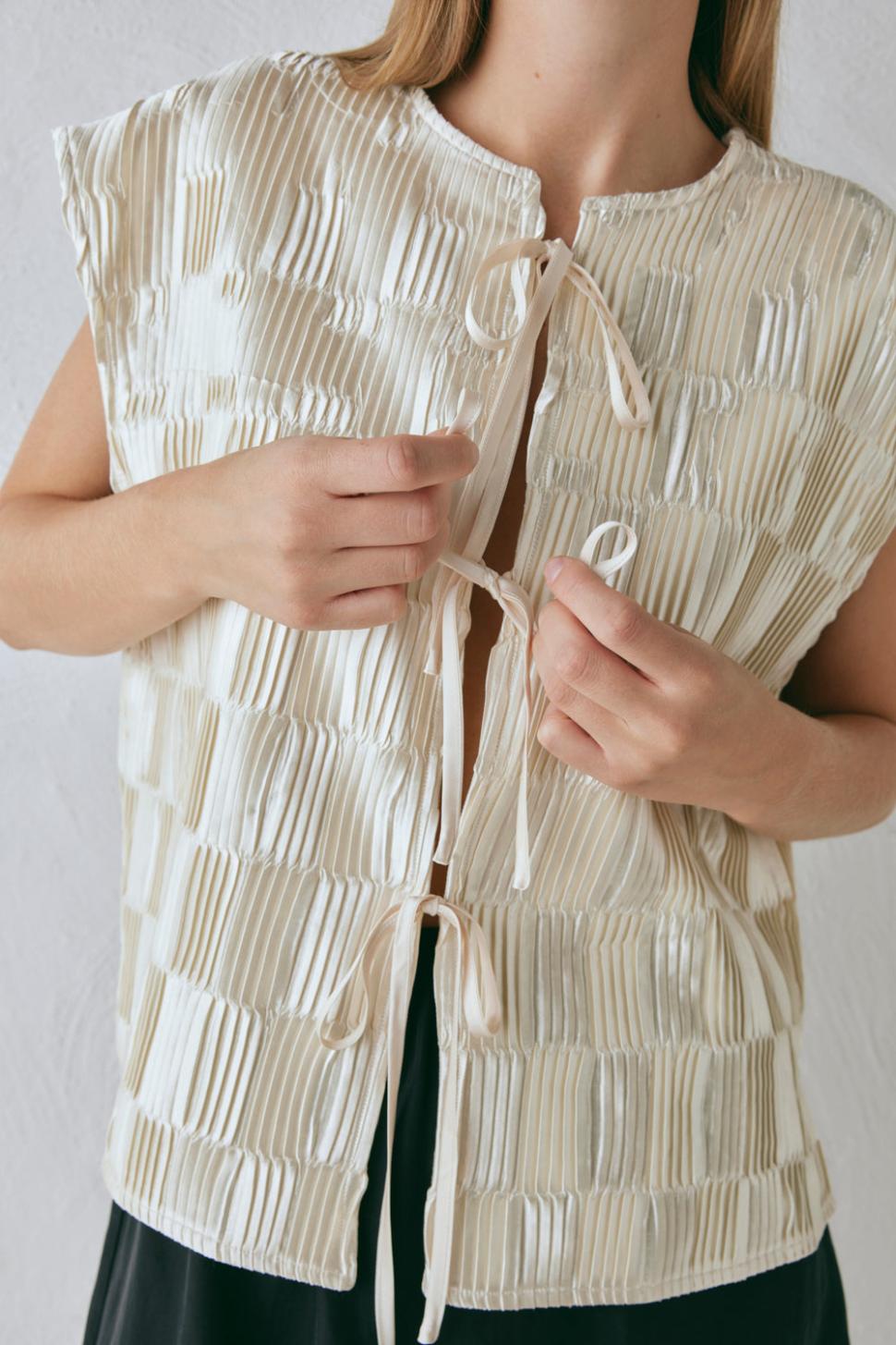 VRG GRL Vests | Women Enni Smock Top Cream